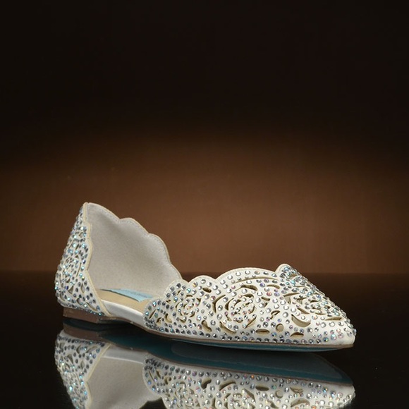 betsey johnson lucy flats ivory